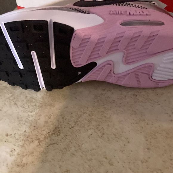 - NWT Womens Nike Air Max Excee  Athletic Shoe in size 6 Pink, white, grey… - Picture 9 of 12